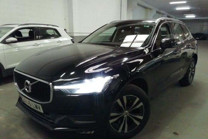 VOLVO XC60 2.0 B4 D Momentum Pro Auto