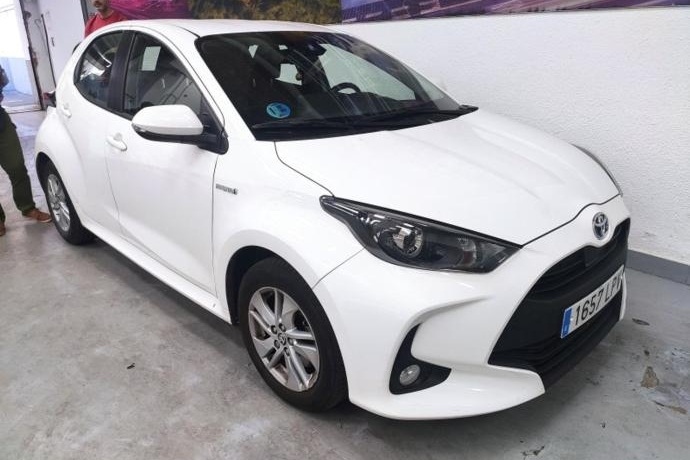 TOYOTA YARIS 1.5 120H Active Tech
