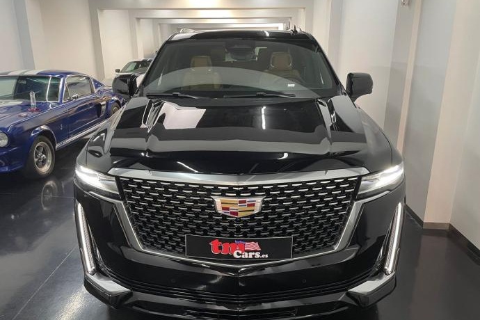 CADILLAC ESCALADE PREMIUM LUXURY