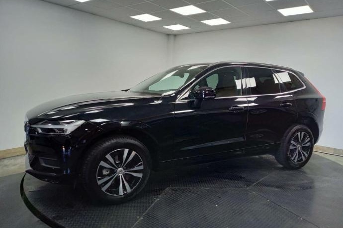 VOLVO XC60 2.0 D3 MOMENTUM PRO ADBLUE