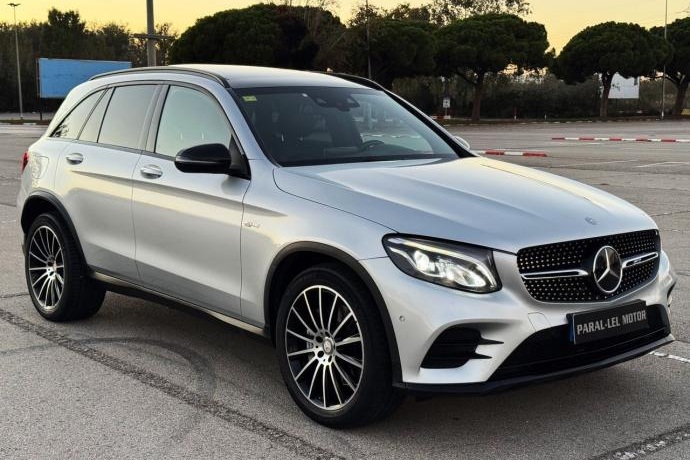 MERCEDES-BENZ GLC 43 4MATIC AMG con TECHO PANORÁMICO, ASIENTOS CALEFACTABLES...