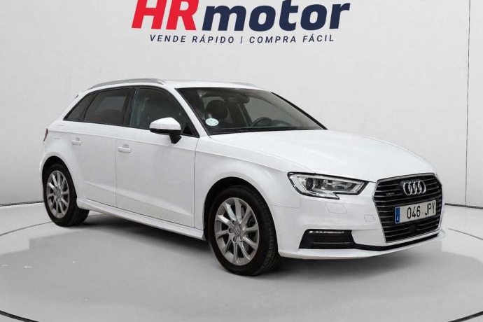 AUDI A3 Attraction 1.6 TDI clean diesel 81 kW (110 CV)