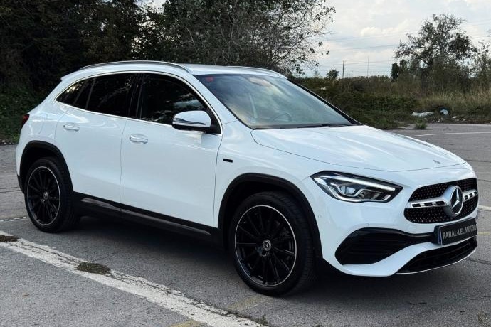 MERCEDES-BENZ GLA 250e 218cv "AMG FULL"
