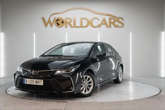 TOYOTA COROLLA sedán 1.5 active
