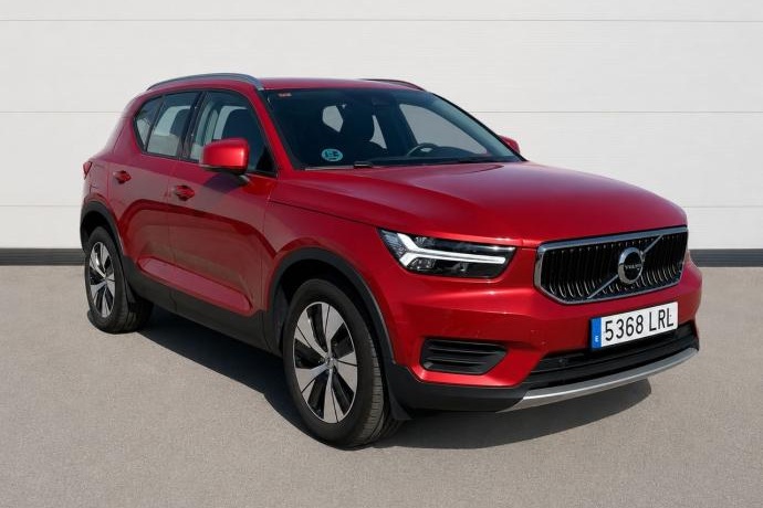 VOLVO XC40 1.5 T3 MOMENTUM PRO AUTO 163 5P