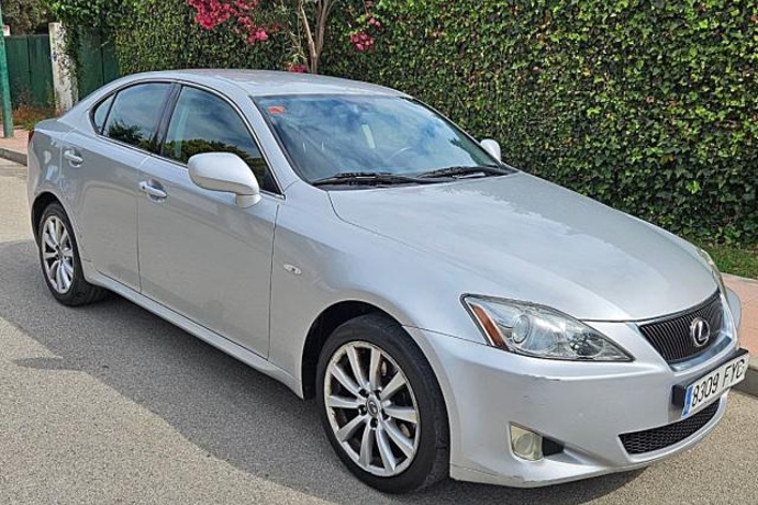 LEXUS IS 220D SPORT