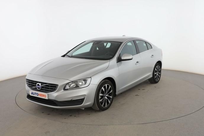 VOLVO S60 2.0 D3 MOMENTUM