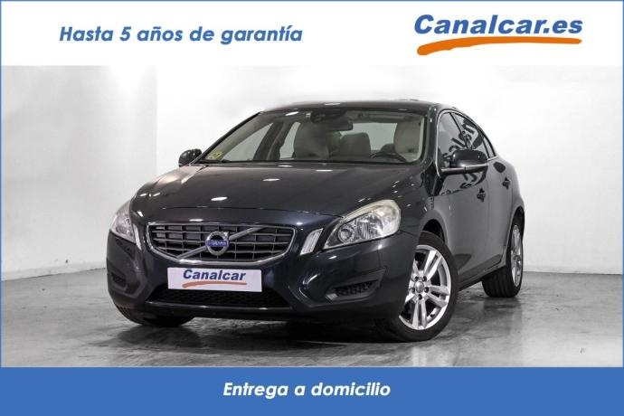 VOLVO S60 D2 Momentum 85 kW (115 CV)