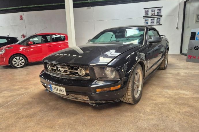 FORD MUSTANG V6 4.0