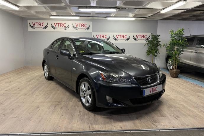 LEXUS IS 220d