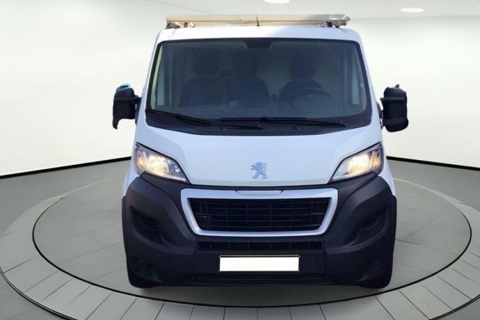 PEUGEOT BOXER 335 FOURGON SWB 2.2 Blue 140CV Premium