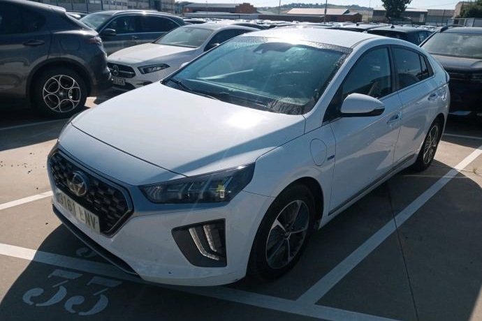 HYUNDAI IONIQ 1.6 GDI PHEV Tecno DCT