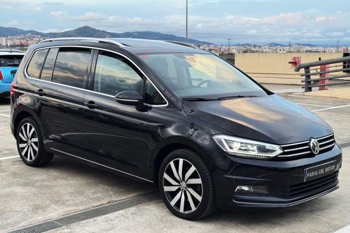 VOLKSWAGEN TOURAN SPORT 1.6 TDi 115cv DSG 7 PLAZAS con TECHO PANORÁMICO...