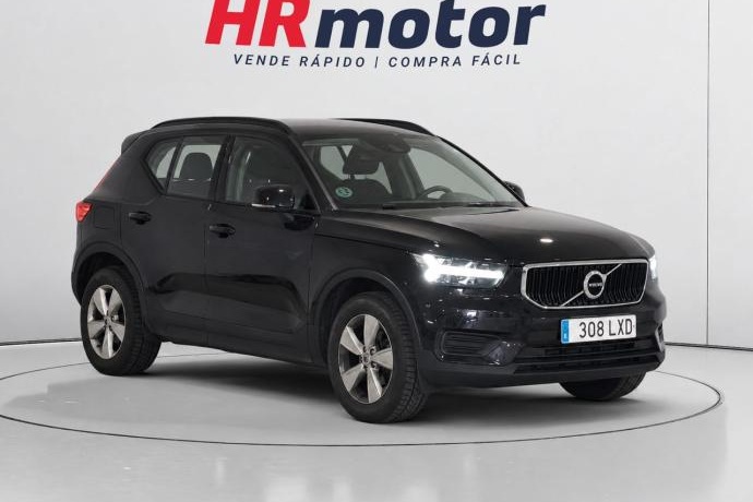 VOLVO XC40 T2 Momentum Core Auto 95 kW (129 CV)