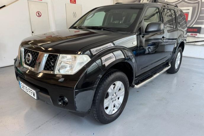 NISSAN PATHFINDER 2.5 DCI SE 7 PLAZAS