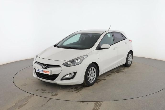HYUNDAI i30 1.4 CRDI ESSENCE