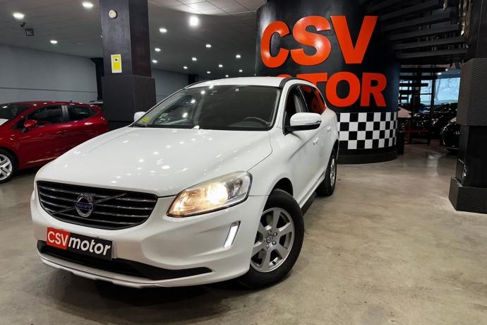 VOLVO XC60 2.0 D4 MOMENTUM