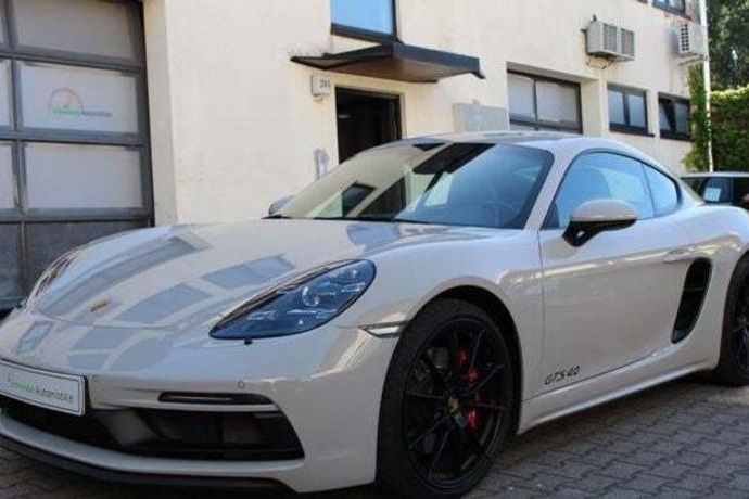 PORSCHE CAYMAN GT4 RS PDK