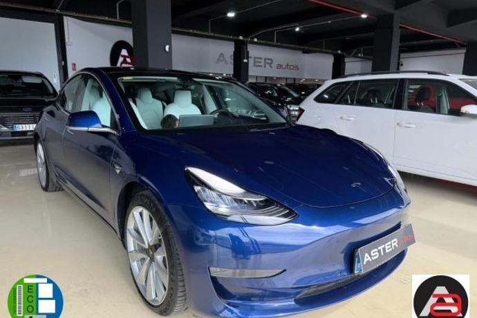 TESLA MODEL 3 Tracción integral Gran autonomía