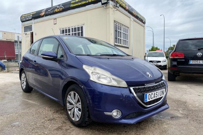 PEUGEOT 208 1.2 vti