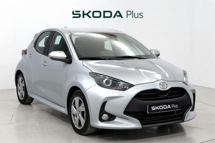 TOYOTA YARIS 1.5 120H Active Plus
