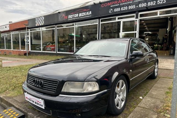 AUDI A8 2.5 TDI 180CV quattro tiptronic 5 vel.