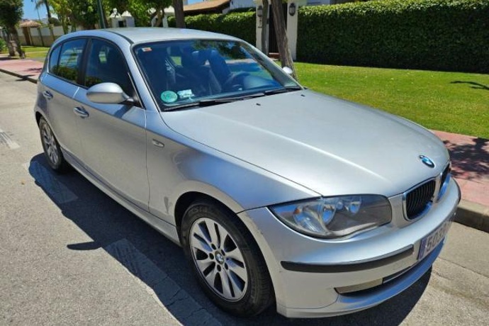 BMW SERIE 1 116i 5 porte Attiva