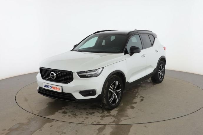 VOLVO XC40 2.0 T4 R-Design 2WD
