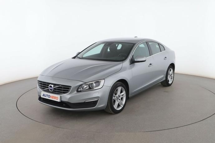 VOLVO S60 2.0 D3 MOMENTUM