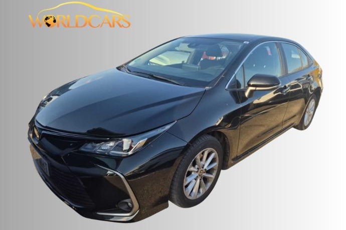 TOYOTA COROLLA sedán 1.5 active