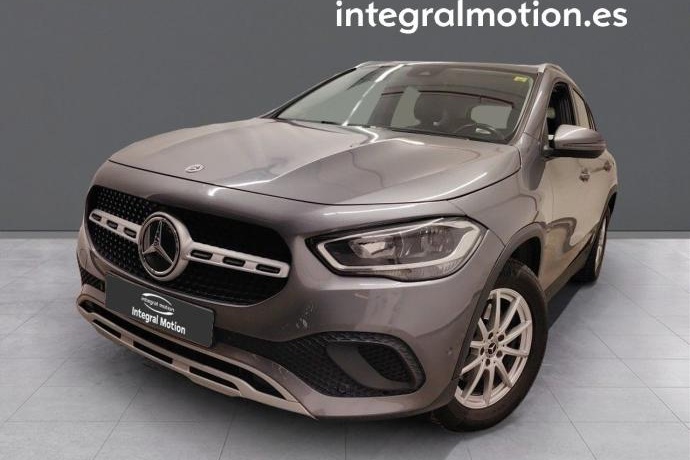 MERCEDES-BENZ GLA 180 d Business