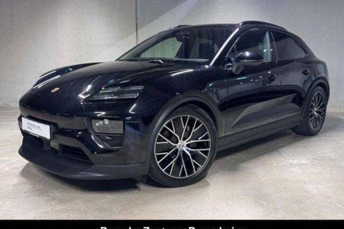PORSCHE MACAN 4