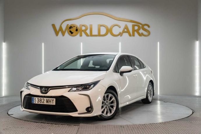 TOYOTA COROLLA sedán 1.5 active