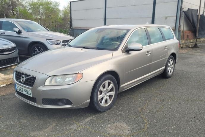 VOLVO V70 2.0 D4 Momentum