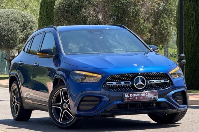 MERCEDES-BENZ GLA 200 7G-DCT
