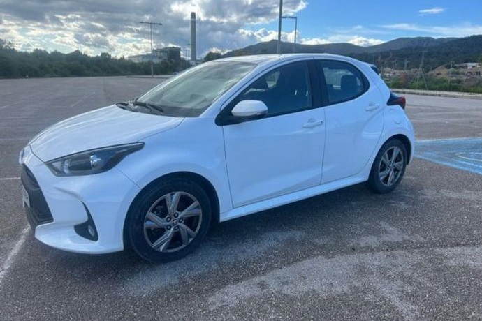 TOYOTA YARIS Active Tech hybrid