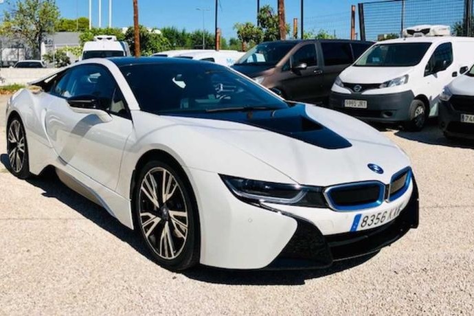 BMW i8 COUPE