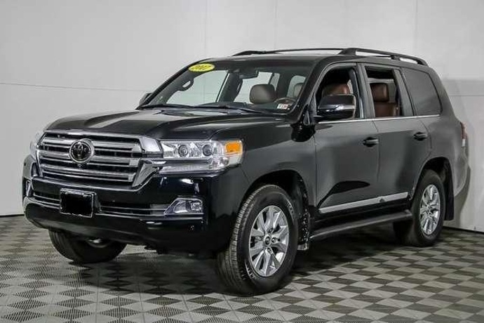 TOYOTA LAND CRUISER 5.7L V8 4WD