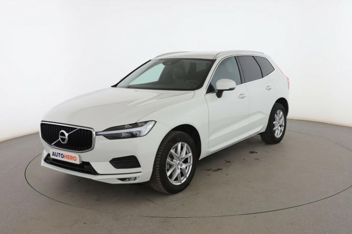 VOLVO XC60 2.0 B4 Momentum Pro 2WD Mild-Hybrid