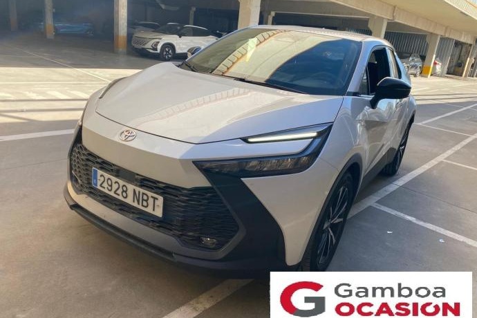 TOYOTA C-HR 1.8 Advance Hybrid 140