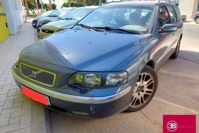 VOLVO V70 D5