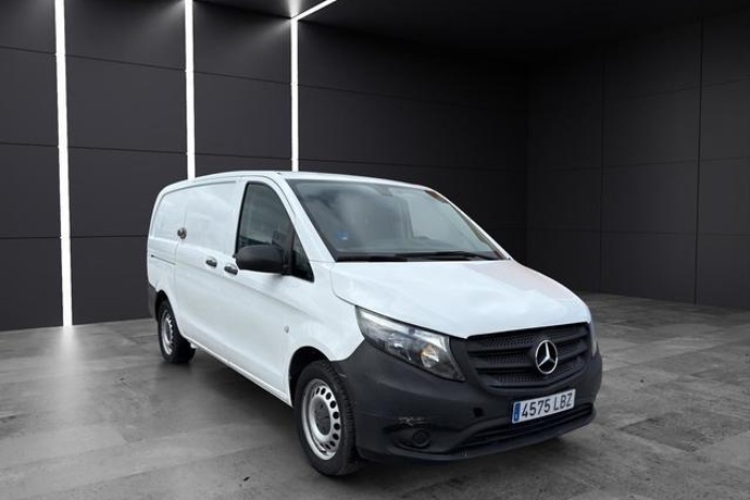 MERCEDES-BENZ VITO Combi 111 e-Vito Tourer largo 85 kW (116 CV)