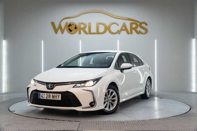 TOYOTA COROLLA sedán 1.5 active