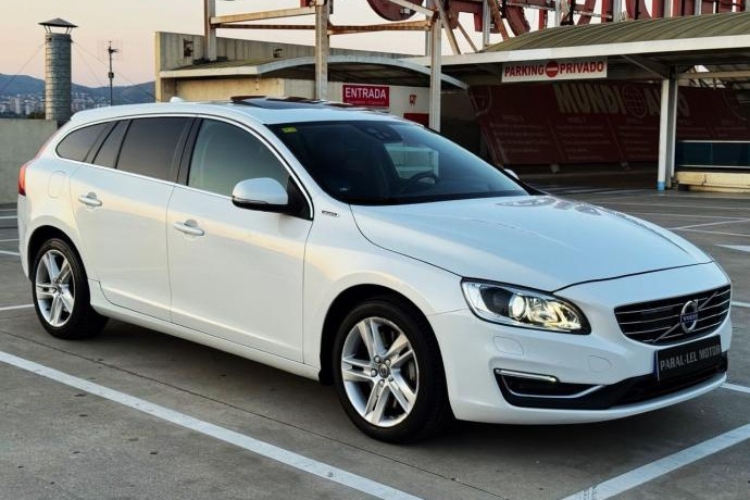 VOLVO V60 2.4 D5 Twin AWD "SUMMUM" Auto
