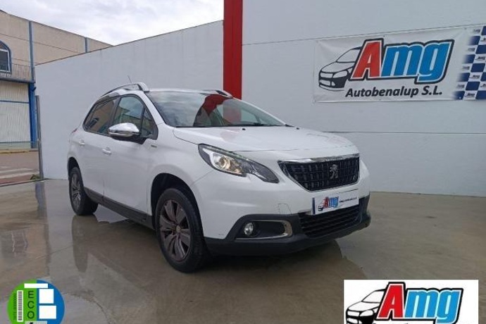 PEUGEOT 2008 Style 1.6 BlueHDi 100