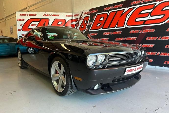 DODGE CHALLENGER SRT8