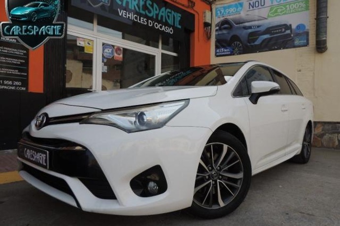 TOYOTA AVENSIS 2.0 D-4D Wagon Lounge