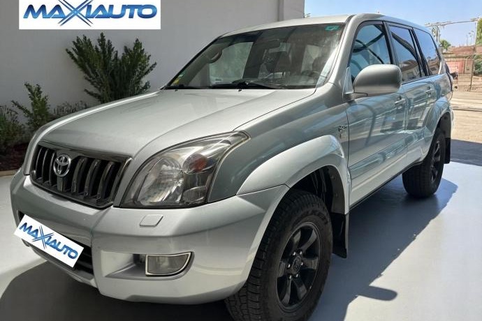 TOYOTA LAND CRUISER 3.0 D4D 173 CV EXECUTIVE AUTO 8 PLAZAS