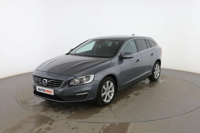 VOLVO V60 2.0 D3 MOMENTUM
