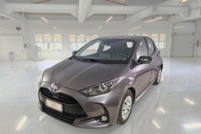TOYOTA YARIS 1.5 120H Business Plus